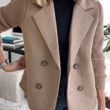 Amora – Blazer élégant à manches torsadées