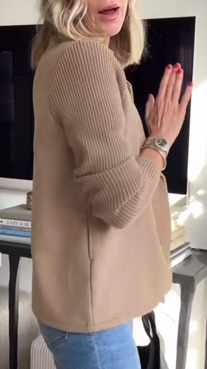 Amora – Blazer élégant à manches torsadées – photo 2